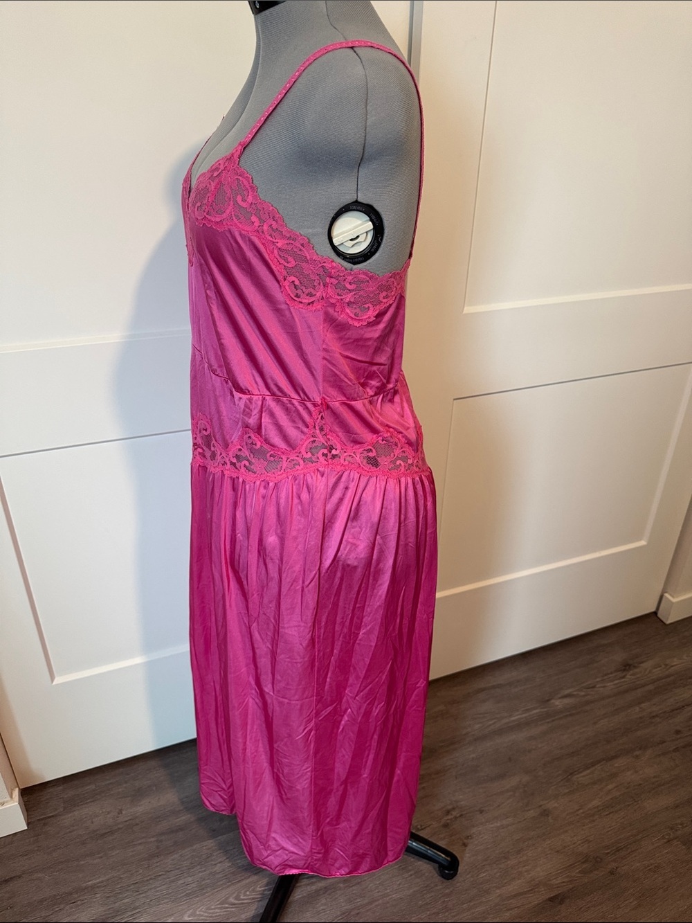 Vintage Union Made 80s Drop Waist Fuchsia Lace-Trim Nightgown - Picture 2 of 13